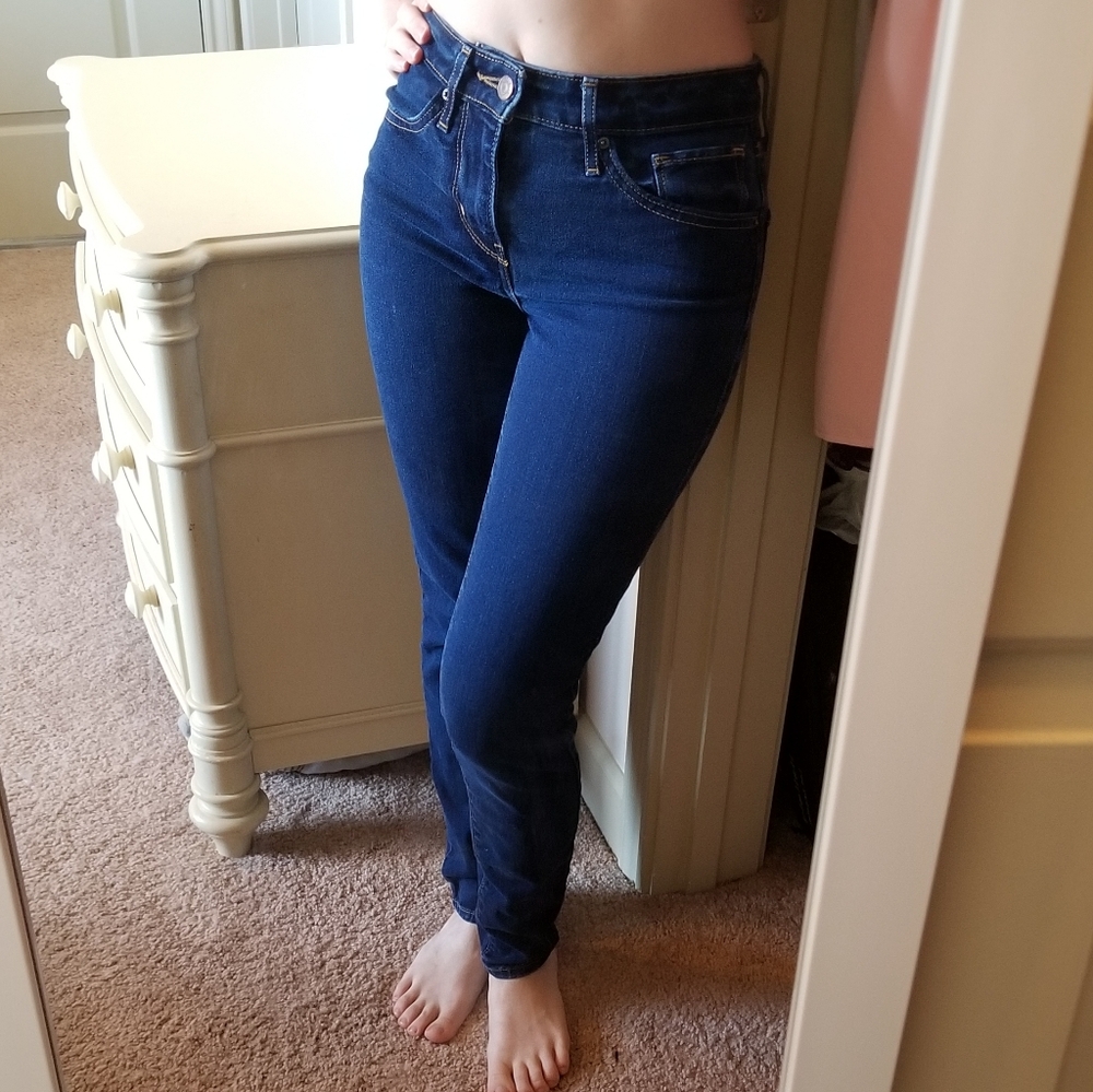 Levis Dark Wash High Rise Skinny Jeans